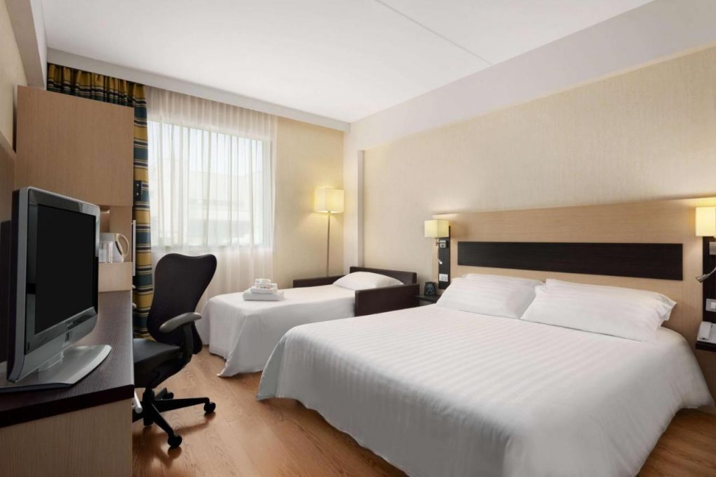 2. Hilton Garden Inn Rome Airport